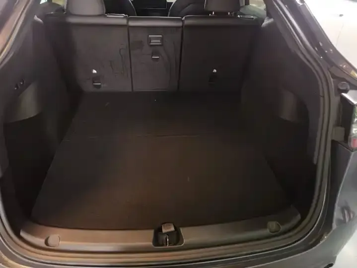 2022 Model Y Refreshed Rear-Wheel-Drive Version 4