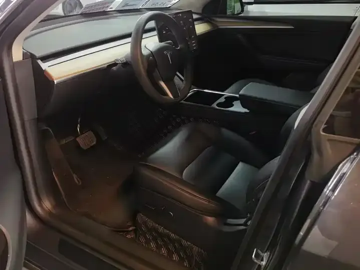 2022 Model Y Refreshed Rear-Wheel-Drive Version 9