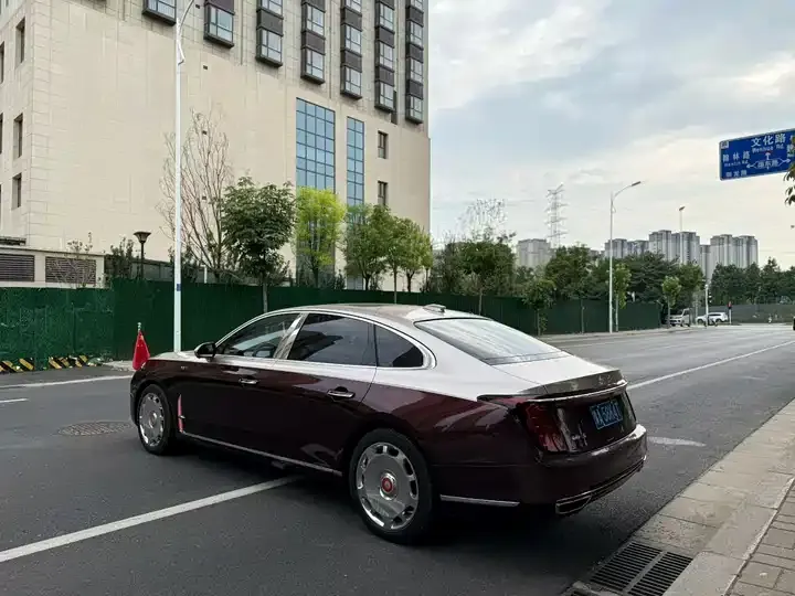 HongQi H9 2025 2.0T Two-Drive Flag Enjoy Deluxe Business Edition 5 7