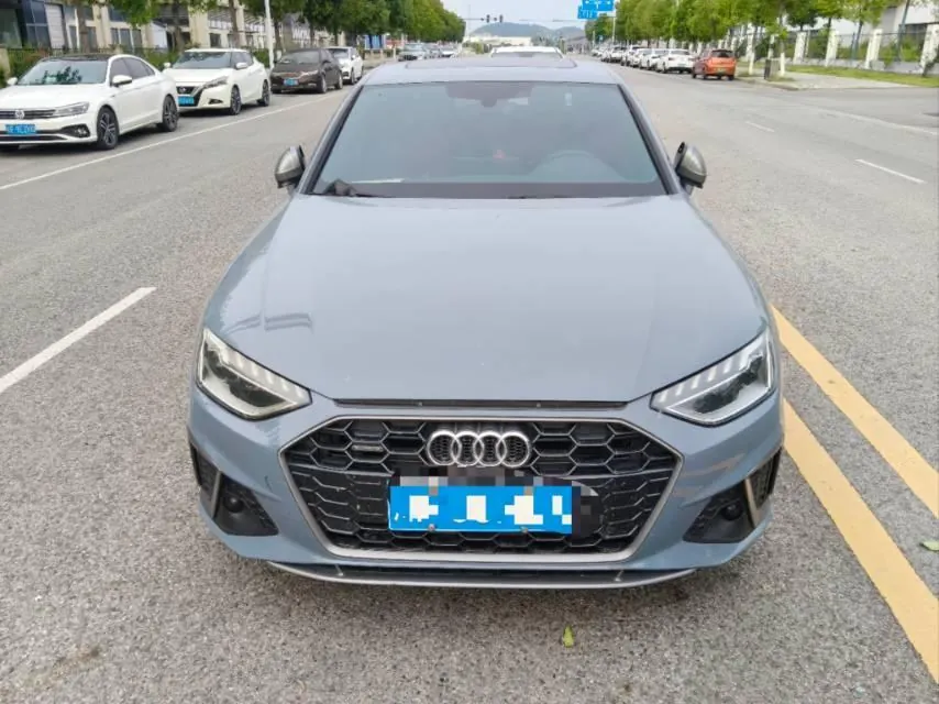 Audi 2022 A4L 2.0TFSI 40TFSI Quattro RS Kit Burning Speed Automatic 2