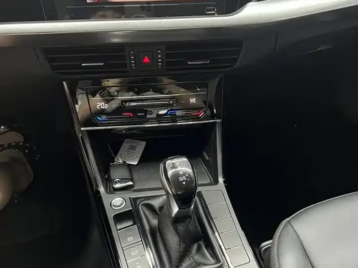 Passat 2023 280TSI Business Edition 12