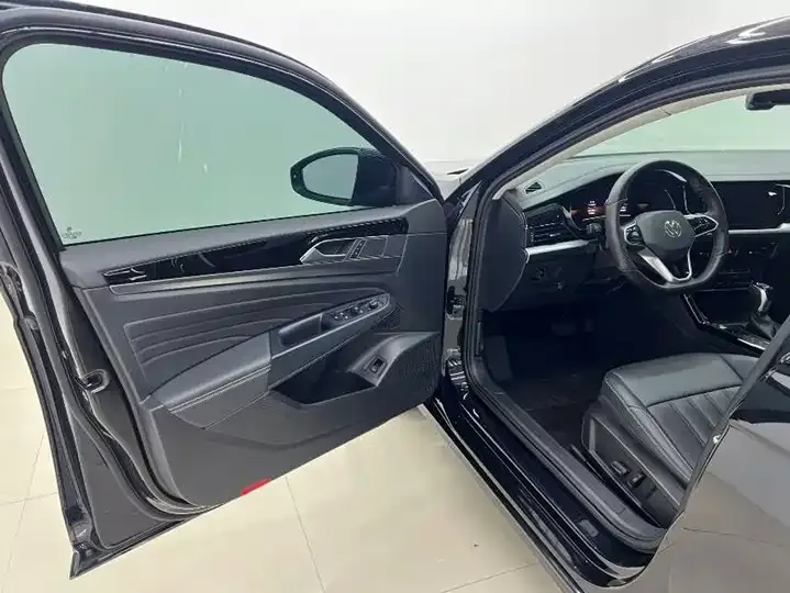 Passat 2023 280TSI Business Edition 9