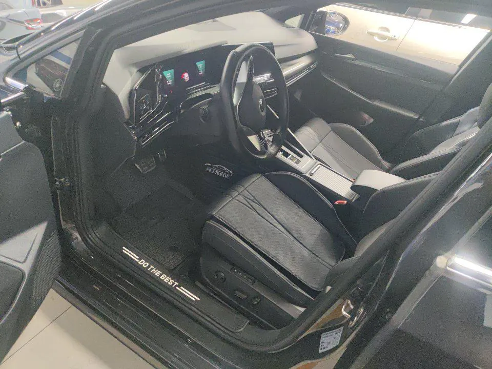 Volkswagen 2021 Golf 8 R-Line 1.4TSI 280TSI Automatic 3