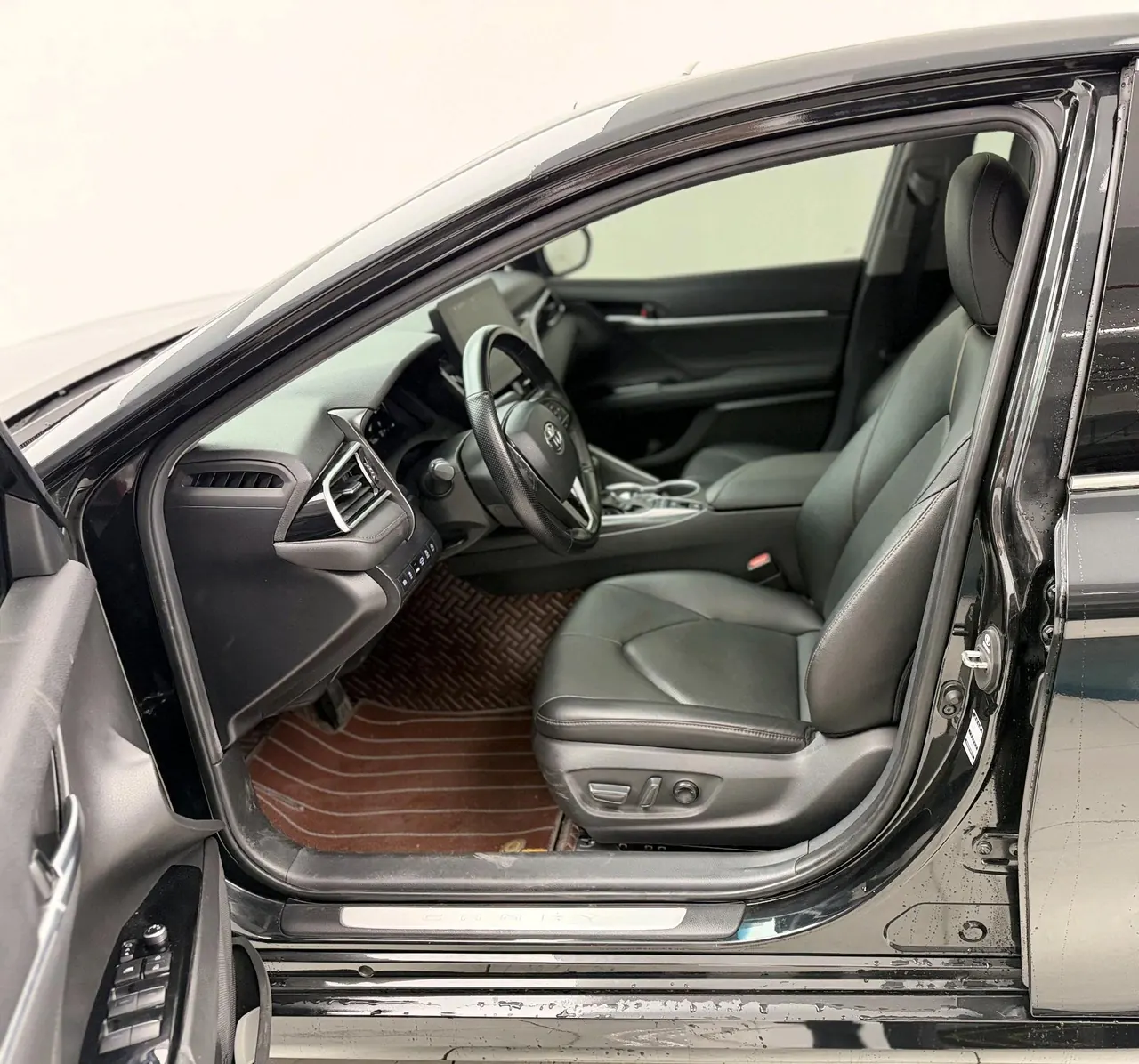 Toyota 2021 Camry 2.5G Deluxe Edition Automatic Gear 3
