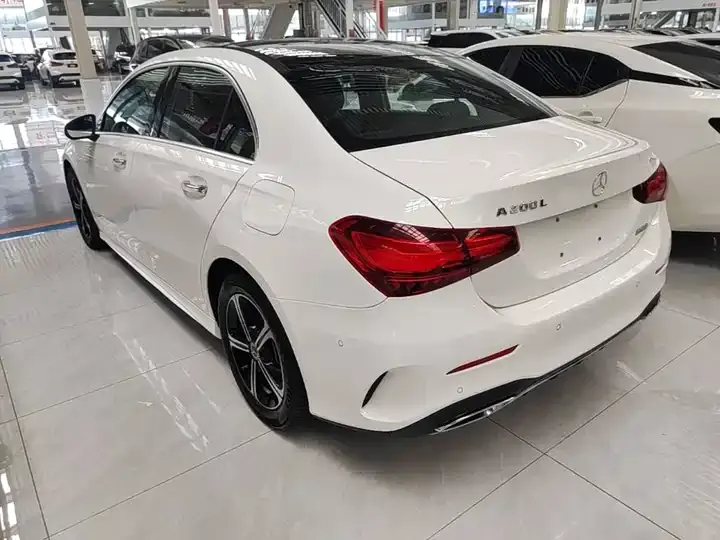 Mercedes Benz Class A 2023 A 200 L Fashion 5