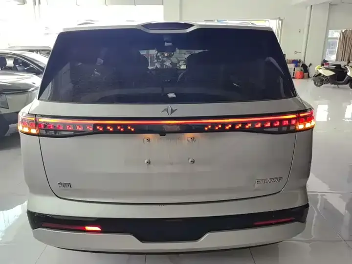 Eπ 008 2024 210Max extended range version 6 seats 6