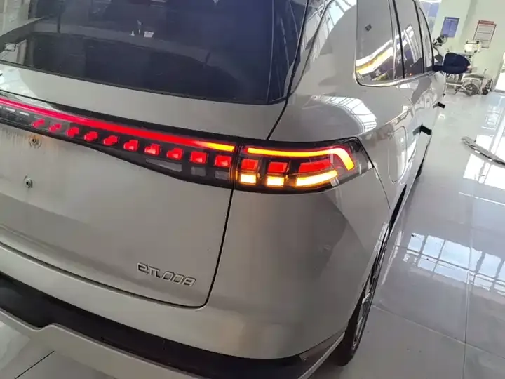 Eπ 008 2024 210Max extended range version 6 seats 8
