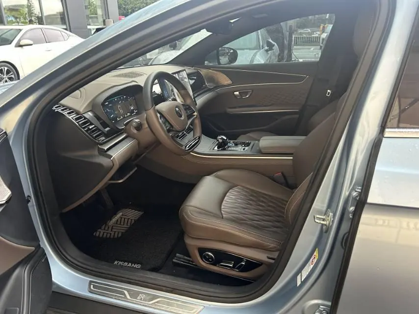 BYD 2023 Han DM-i 1.5T stepless champion version 121KM exclusive automatic gear 2