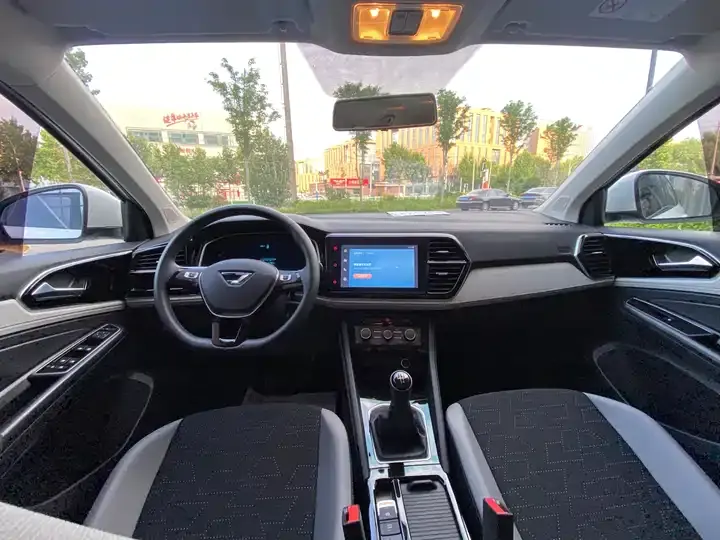 Jetta VS5 2024 280TSI Manual Pioneer Edition 5