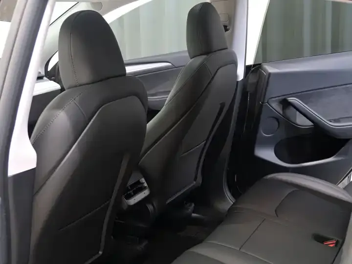 Model Y 2024 rear-wheel drive version 12