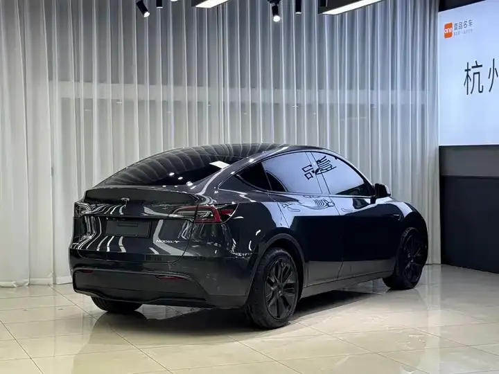 Model Y 2024 rear-wheel drive version 3