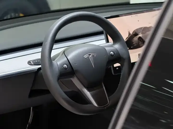 Model Y 2024 rear-wheel drive version 6