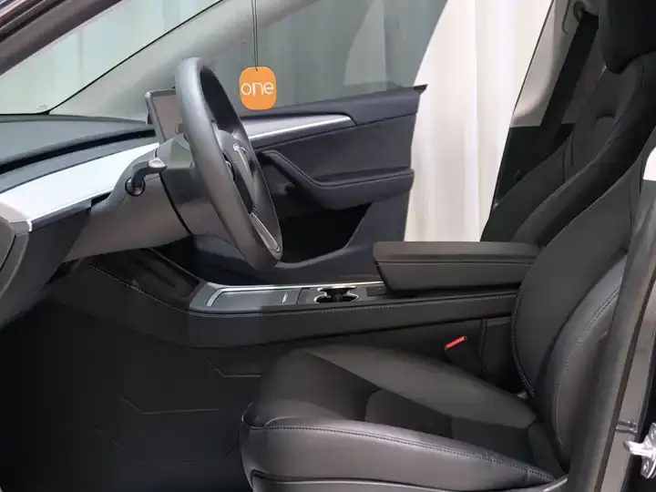 Model Y 2024 rear-wheel drive version 7