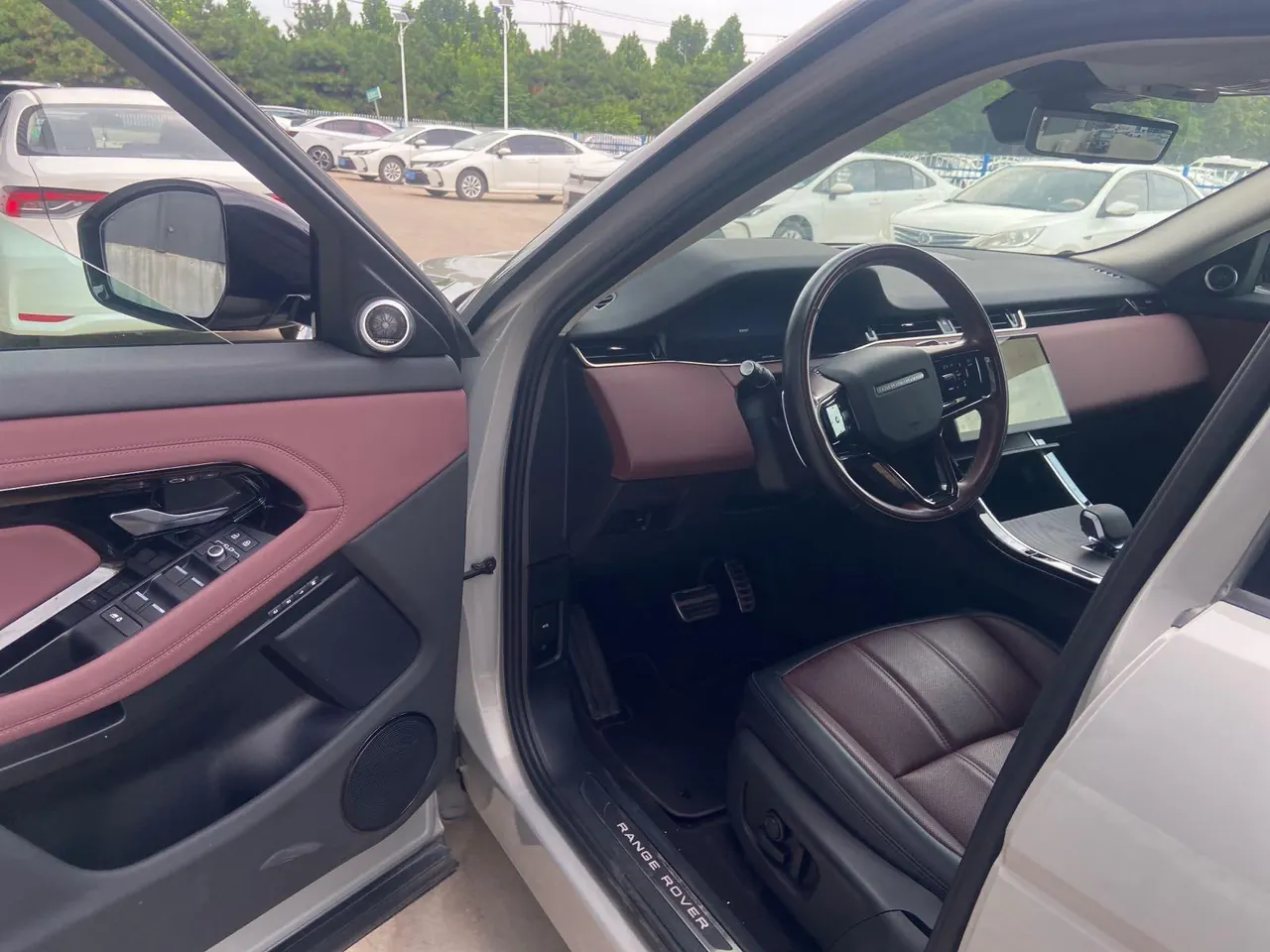 Land Rover 2022 Range Rover Aurora L 48V 2.0T 249PS R-Dynamic Deluxe Edition (Modified) Automatic Gear 2