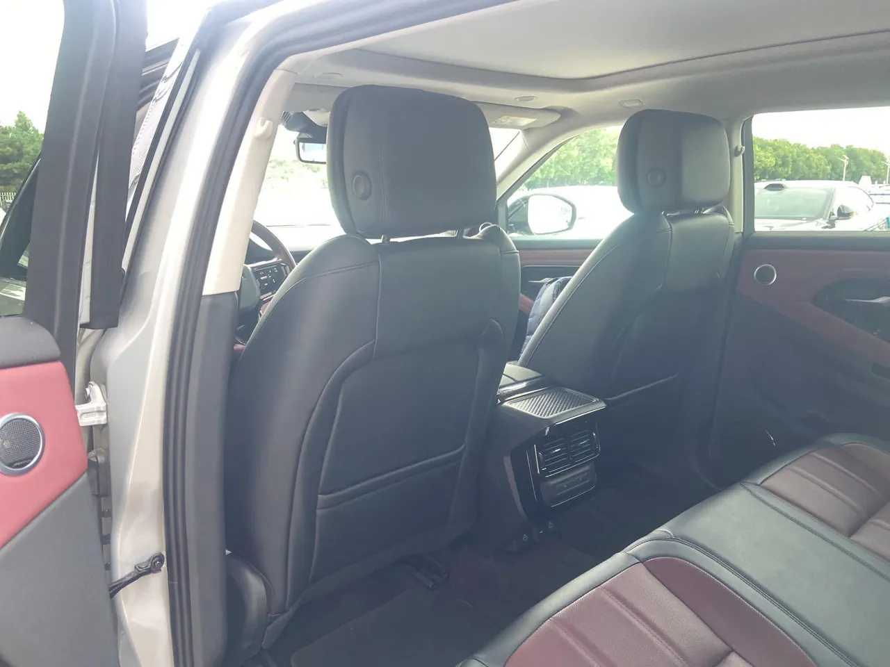 Land Rover 2022 Range Rover Aurora L 48V 2.0T 249PS R-Dynamic Deluxe Edition (Modified) Automatic Gear 3