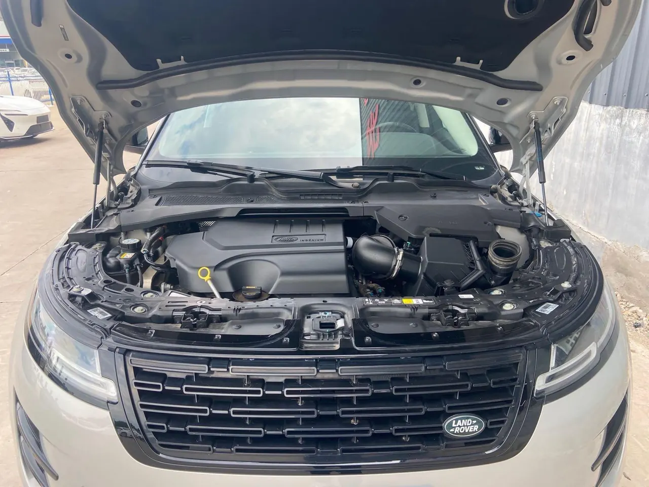 Land Rover 2022 Range Rover Aurora L 48V 2.0T 249PS R-Dynamic Deluxe Edition (Modified) Automatic Gear 4