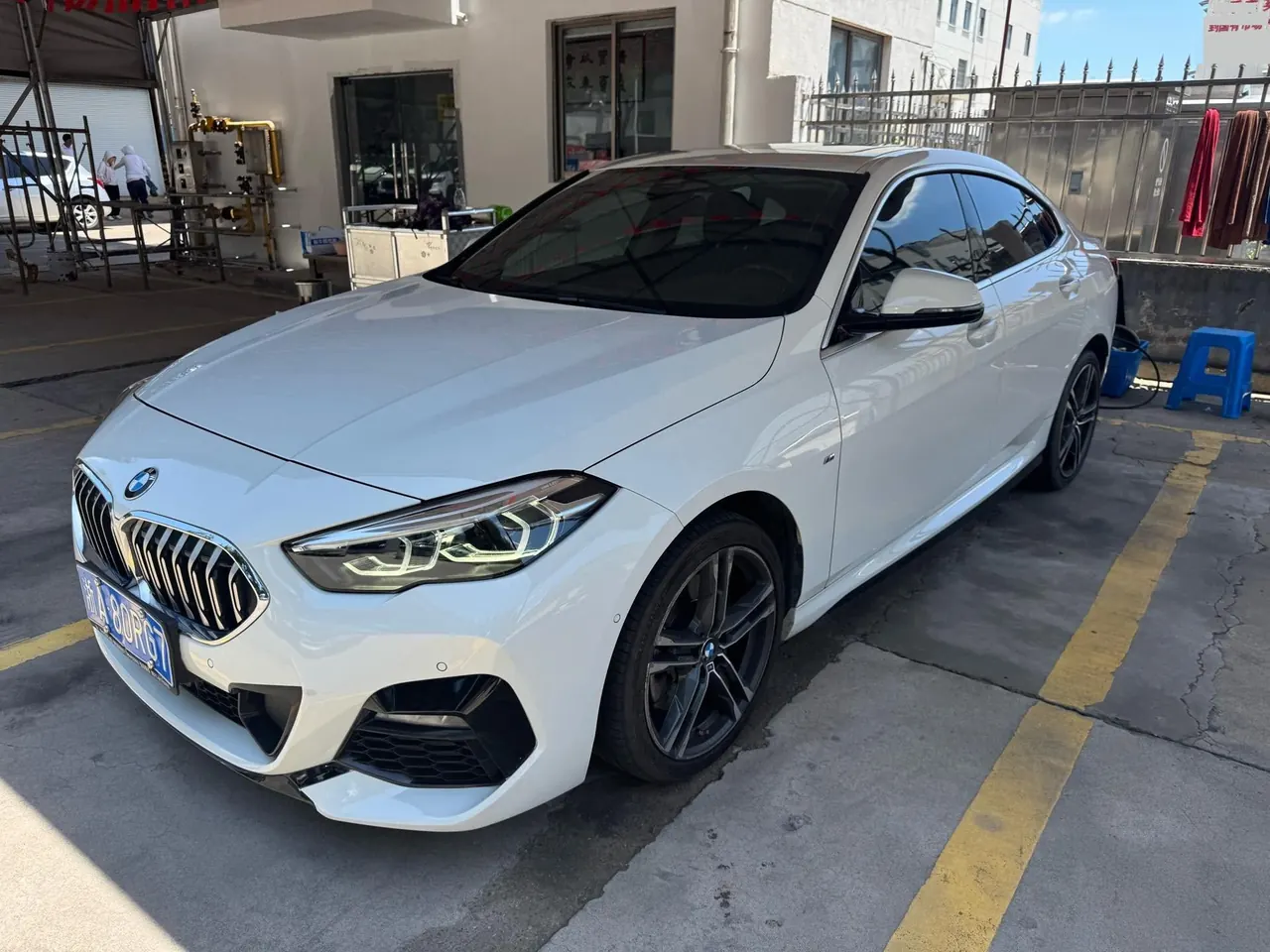 Открыть галерею: BMW 2 Series (Imported) 2023 225i Four-Door Coupe 2.0T M Sports Obsidian Night Suit Automatic Gear