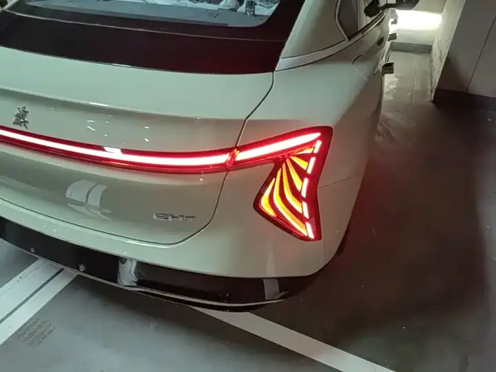 HongQi EH7 2025 690 Smart Edition 8