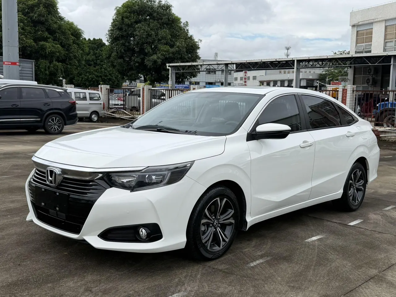 Открыть галерею: Honda 2022 Lingpai 1.0T Stepless 180Turbo Deluxe Automatic Gear