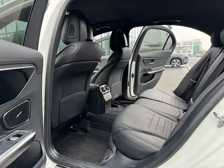 Mercedes Benz Class C 2023 C 200 L Sports Edition 11