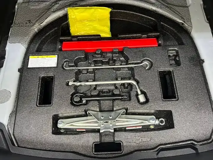 Lei Ling 2022 Double Engine 1.8H E-CVT Leading Edition 9