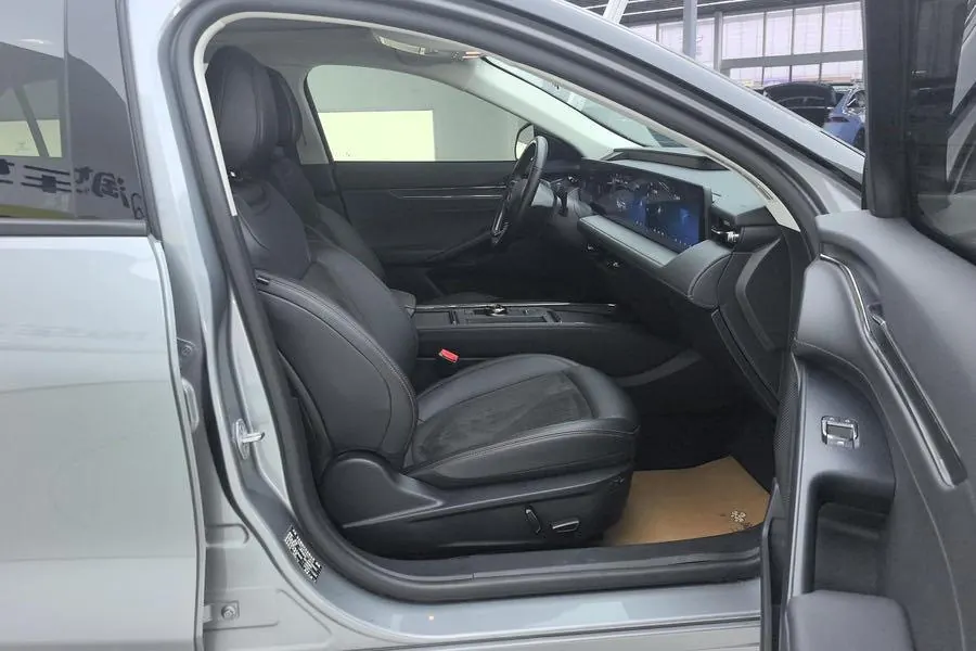 Ford 2022 Mondeo 2.0T EcoBoost 245 Luxury (Modified) Automatic Gear 8
