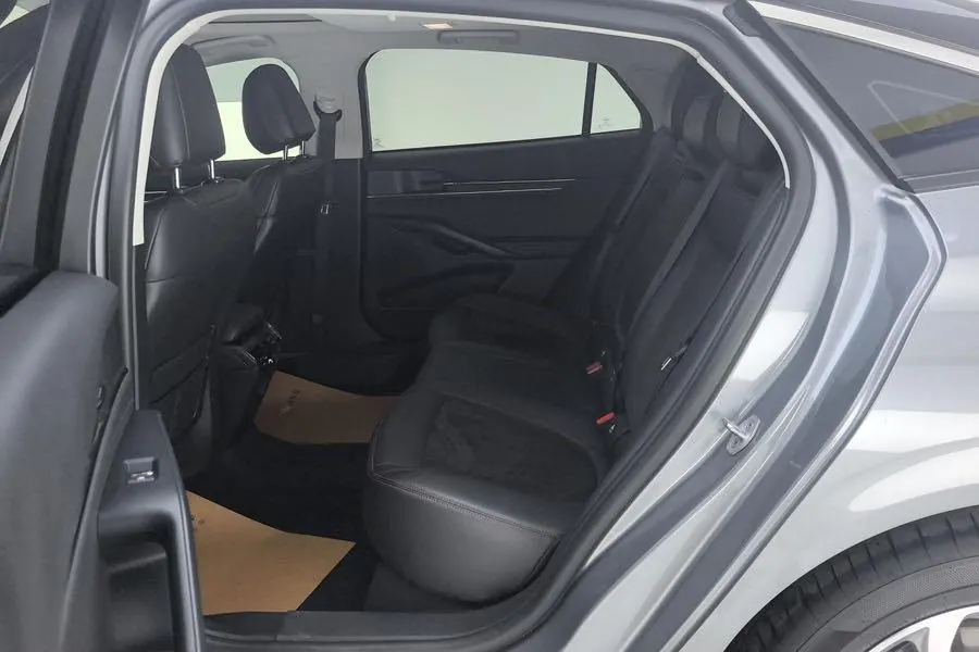 Ford 2022 Mondeo 2.0T EcoBoost 245 Luxury (Modified) Automatic Gear 9