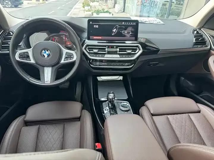 BMW X3 2022 xDrive25i M sports suit 9