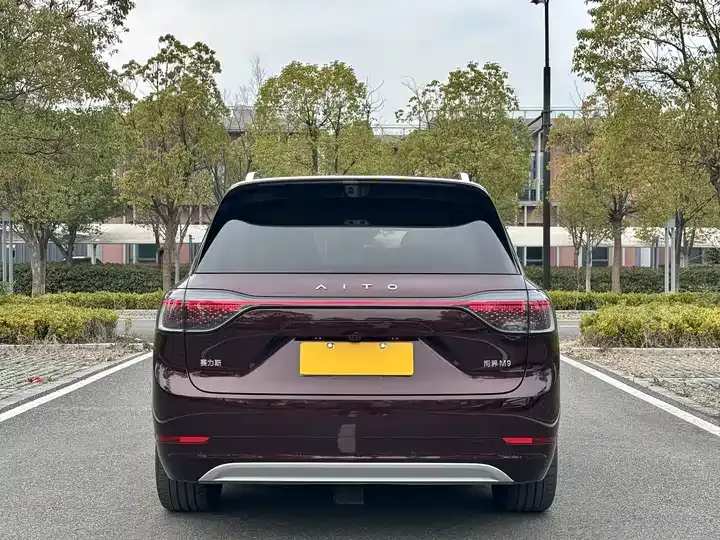 AITO M9 2025 extended-range Ultra 52kWh 6-seat version (192-line laser Radar) 6
