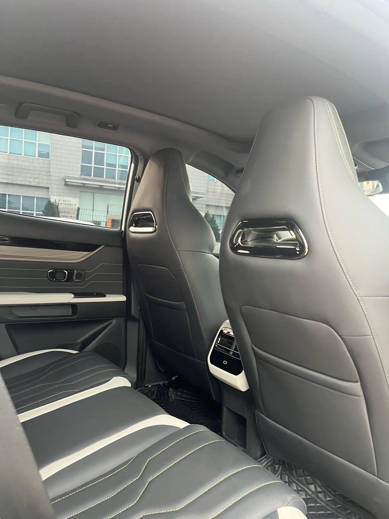 Jetour 2024 Shanhai L6 1.5TD ULTRA automatic gear 13