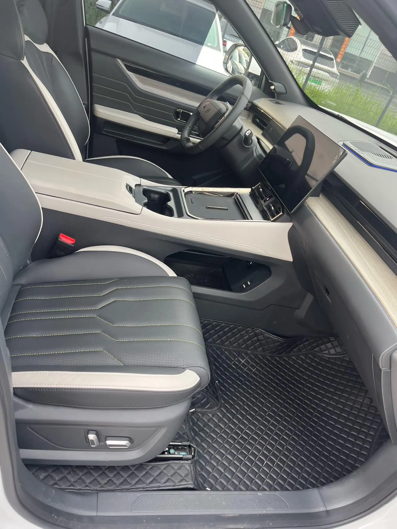 Jetour 2024 Shanhai L6 1.5TD ULTRA automatic gear 17