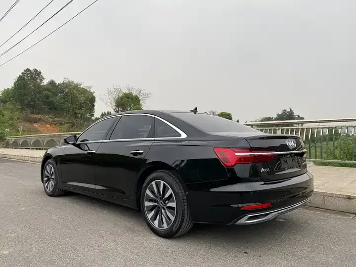 Audi A6L 2023 45 TFSI Selected Elegant Type 3