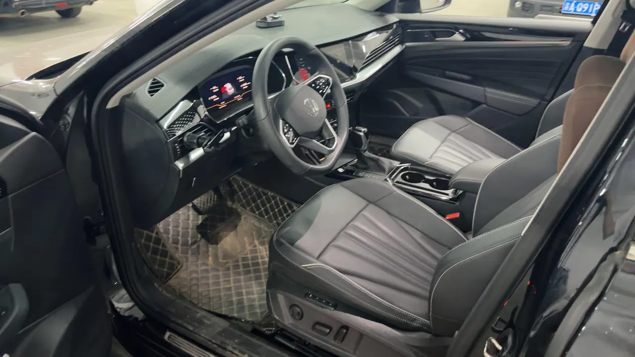 Volkswagen 2024 Passat 2.0TSI 380TSI Star Dragon Edition Automatic Gear 2