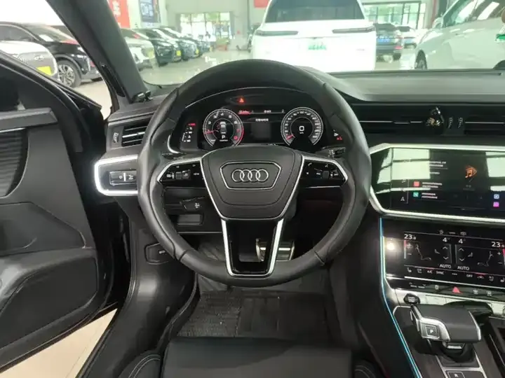 Audi A6L 2025 model changed to 45 TFSI quattro dynamic model 11