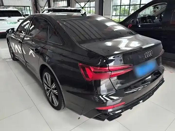 Audi A6L 2025 model changed to 45 TFSI quattro dynamic model 5