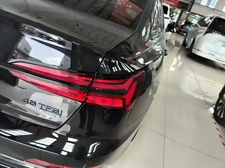 Audi A6L 2025 model changed to 45 TFSI quattro dynamic model 8
