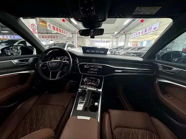 Audi A6L 2025 45 TFSI quattro Selected Dynamic Type 8