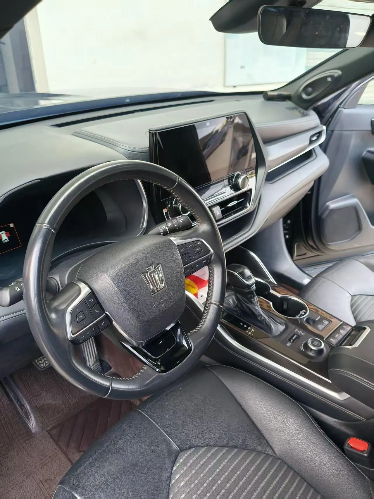 Toyota 2022 Crown Lu Fang 2.0T Jin Yao Edition Automatic Gear 3