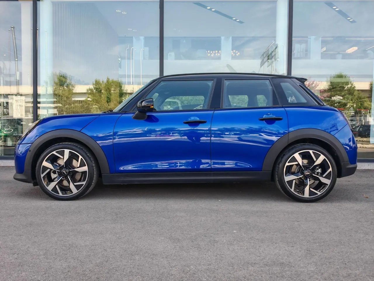 MINI Mini 5-Door (Imported) 2025 Mini Cooper S 2.0T Artist Automatic Gear 3
