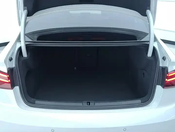 Audi A3 2020 model change Limousine 35 TFSI aggressive country VI 4