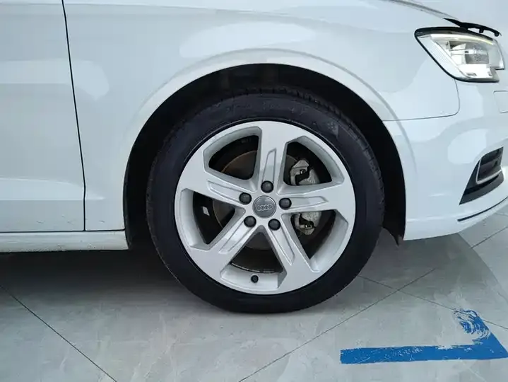Audi A3 2020 model change Limousine 35 TFSI aggressive country VI 6