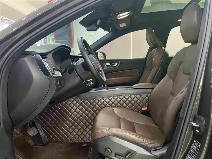 Volvo XC60 2022 B5 4-wheel-drive Zhiyi Deluxe Edition 7