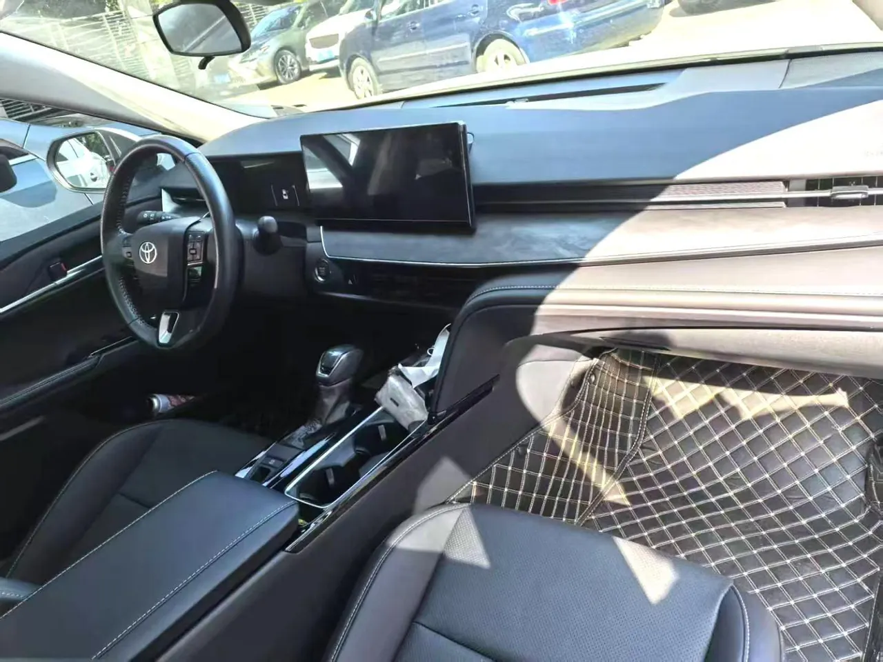 Toyota 2024 Camry Dual Engine 2.0HGVP Stepless Deluxe Automatic Gear 4
