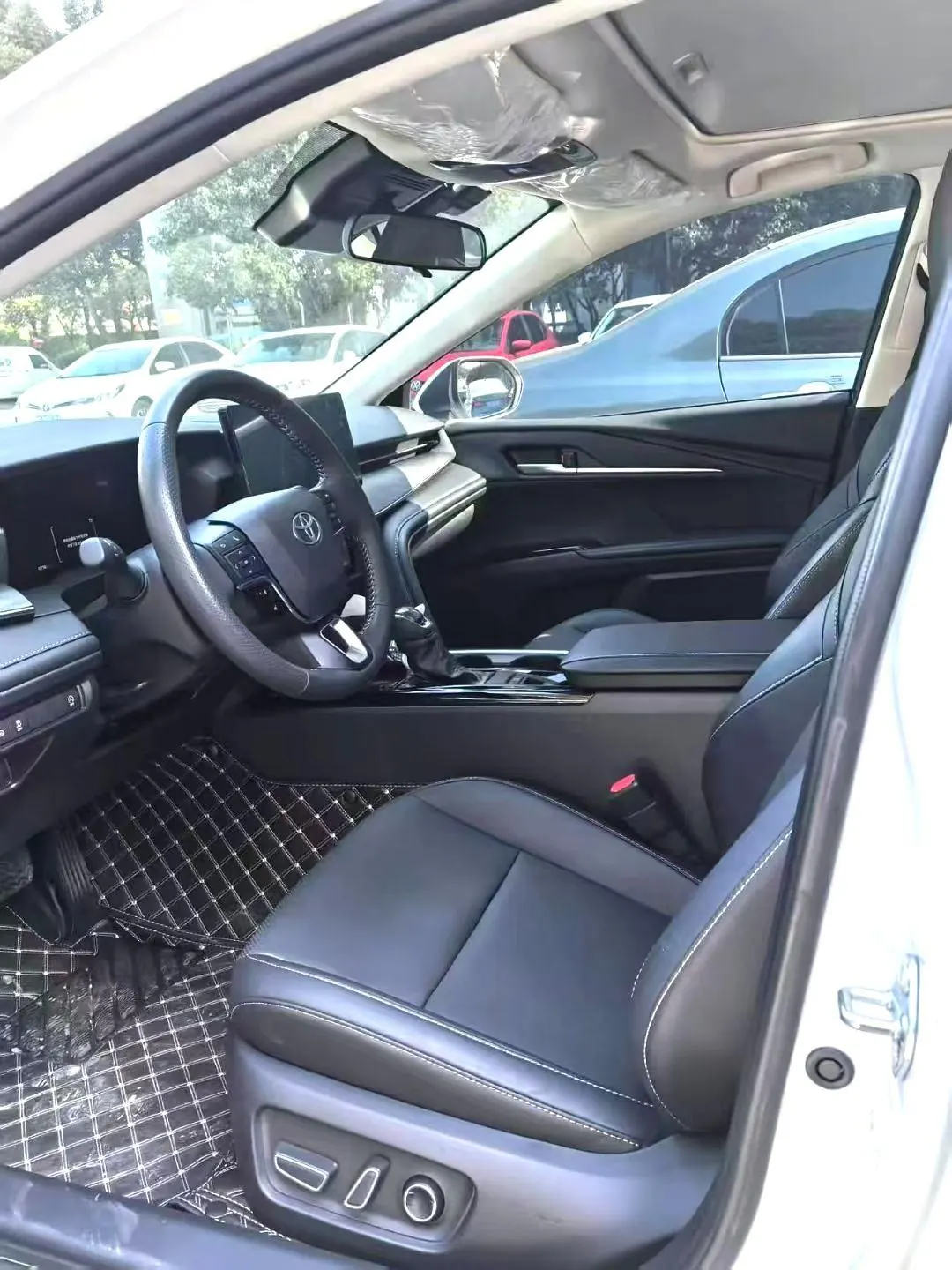 Toyota 2024 Camry Dual Engine 2.0HGVP Stepless Deluxe Automatic Gear 5