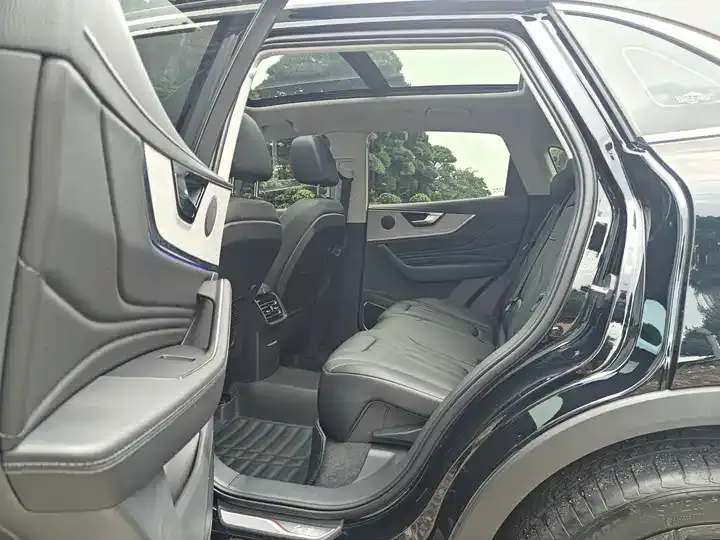 HongQi HS5 2025 2.0T Two-Drive Xuan Ying Edition 8