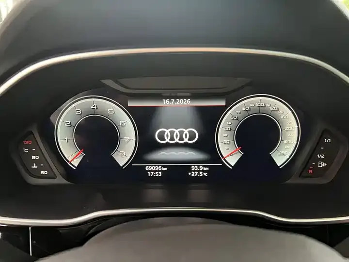 Audi Q3 2023 35 TFSI Fashion Dynamic (1.4T) 8