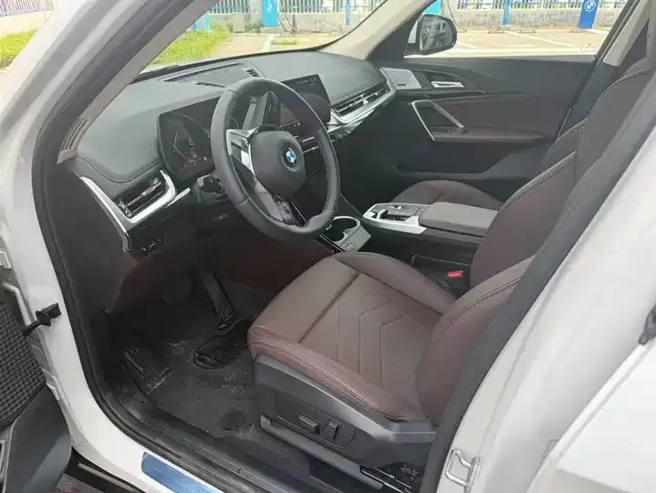 BMW X1 2025 sDrive25Li X Design Set 6