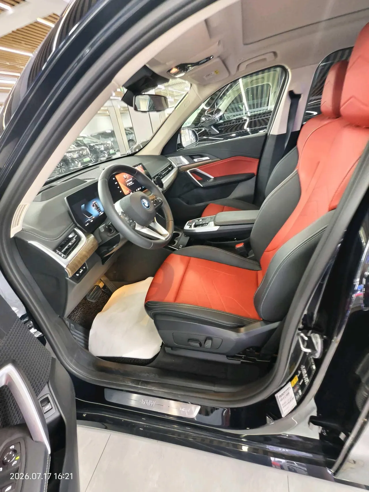 BMW 2023 iX1 xDrive30L xDrive30L X design set automatic gear 3