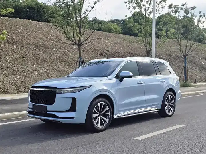 Li ONE 2020 extended 6-seat version - View 1