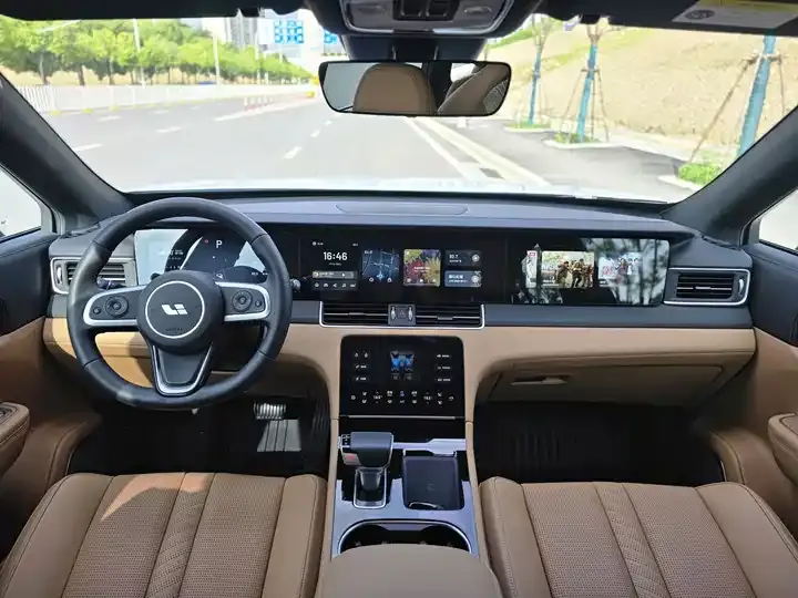 Li ONE 2020 extended 6-seat version 12